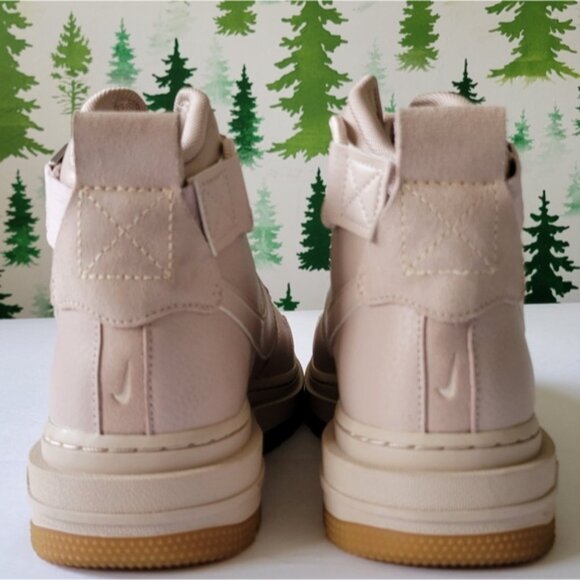 Nike Air Force 1 High Utility 2.0 Sneaker Boots - Picture 8 of 15